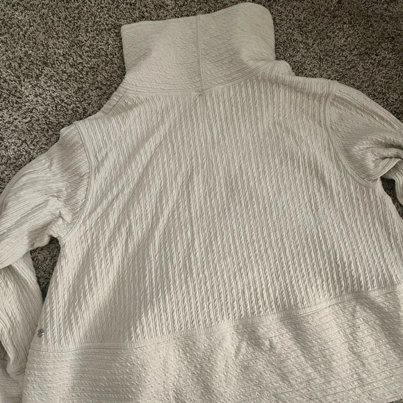 Textured Lululemon Turtleneck - Picture 6 of 6